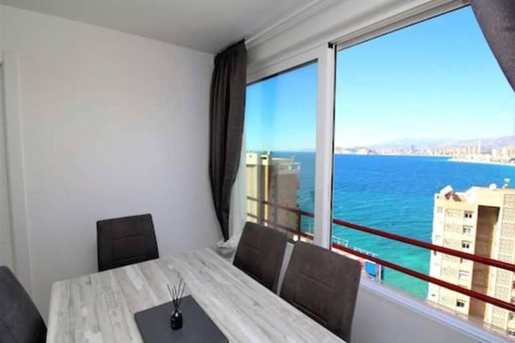 Doro Seaview Apartment Бенидорм Екстериор снимка