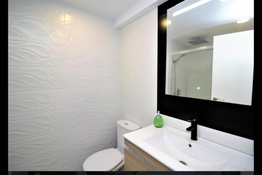 Doro Seaview Apartment Бенидорм Екстериор снимка