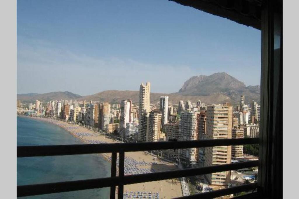 Doro Seaview Apartment Бенидорм Екстериор снимка