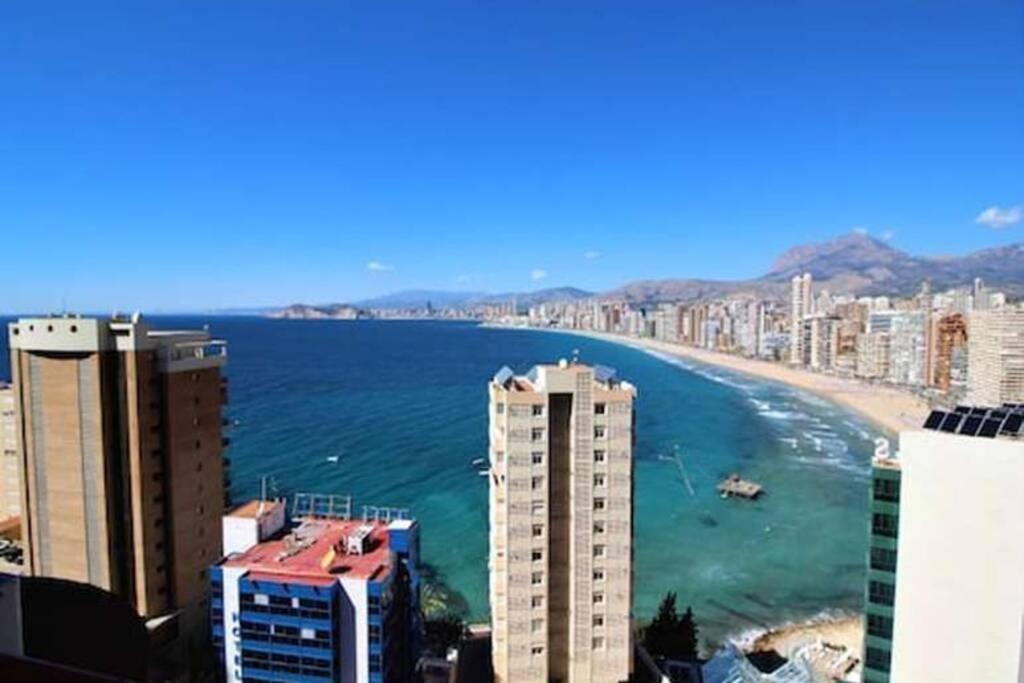 Doro Seaview Apartment Бенидорм Екстериор снимка