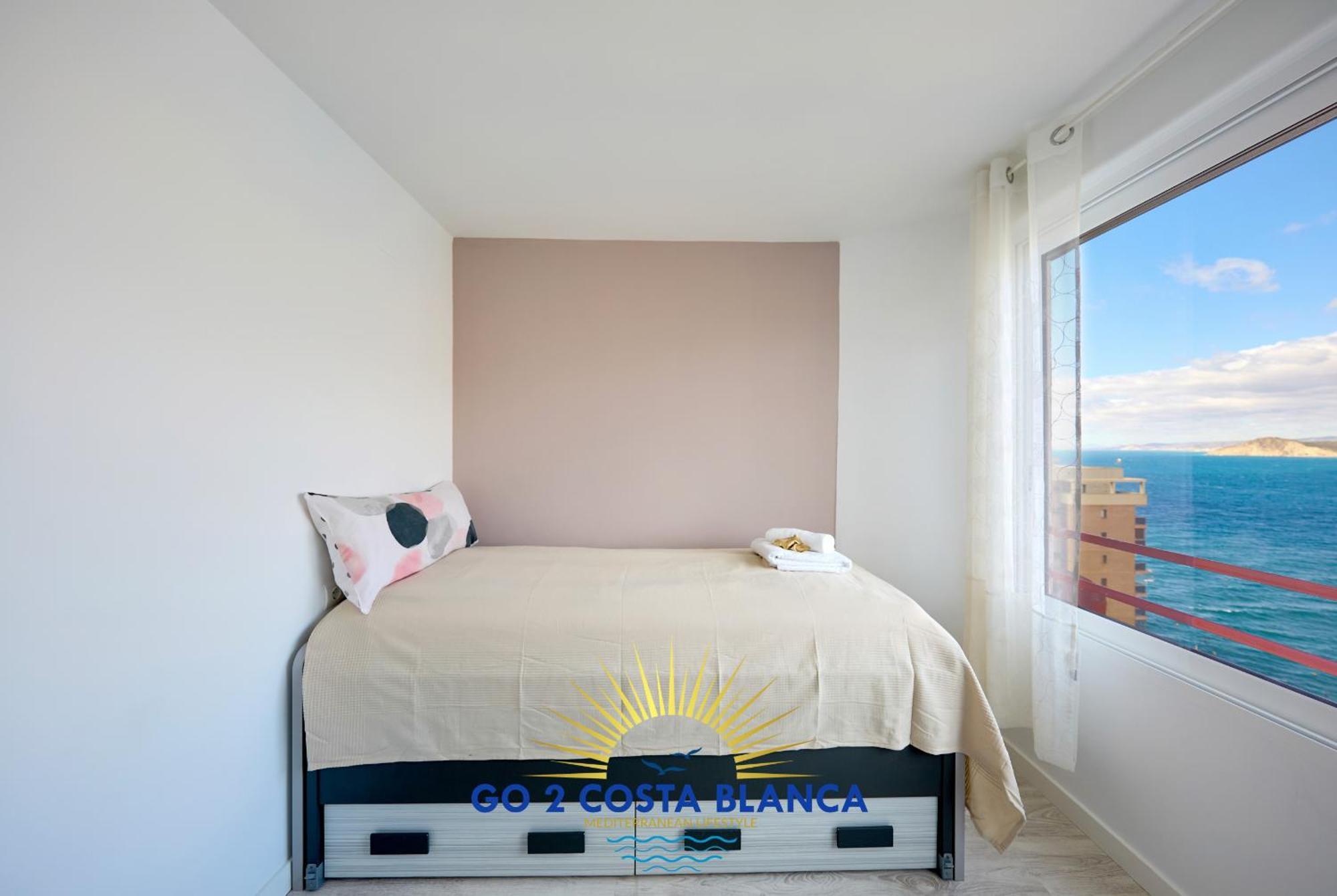 Doro Seaview Apartment Бенидорм Екстериор снимка