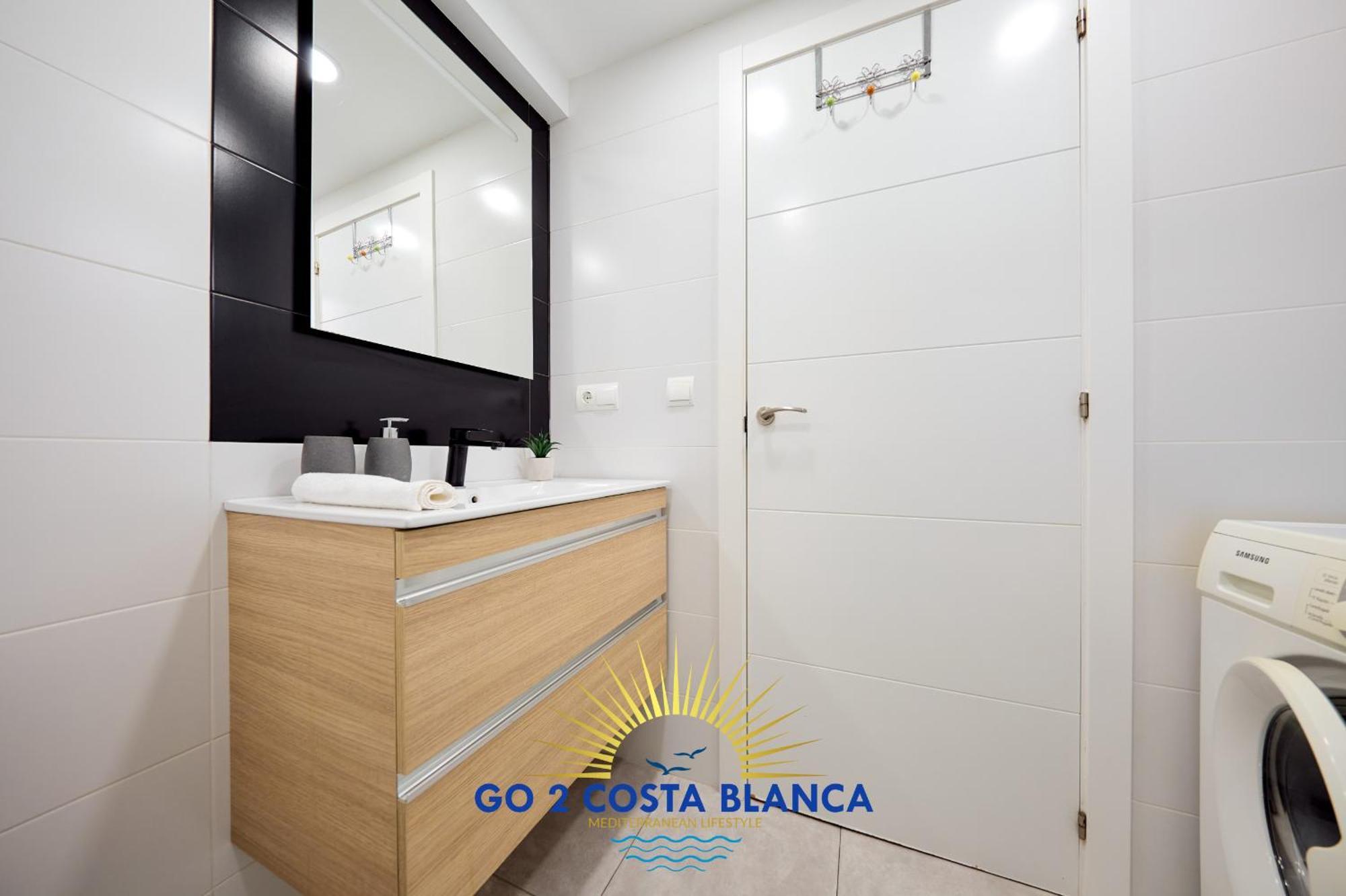 Doro Seaview Apartment Бенидорм Екстериор снимка